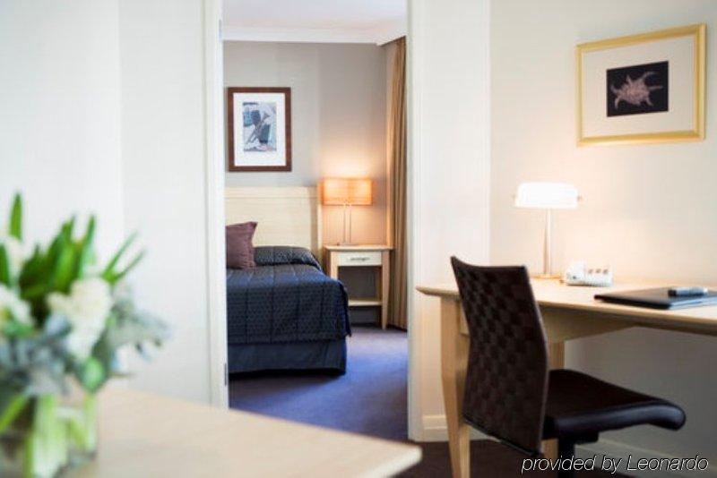 Mantra Chatswood Sydney Room photo
